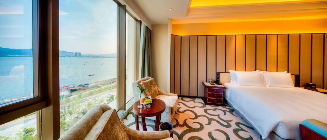 Royal Seaside Hotel And Hot Springs Xiamen Exterior photo