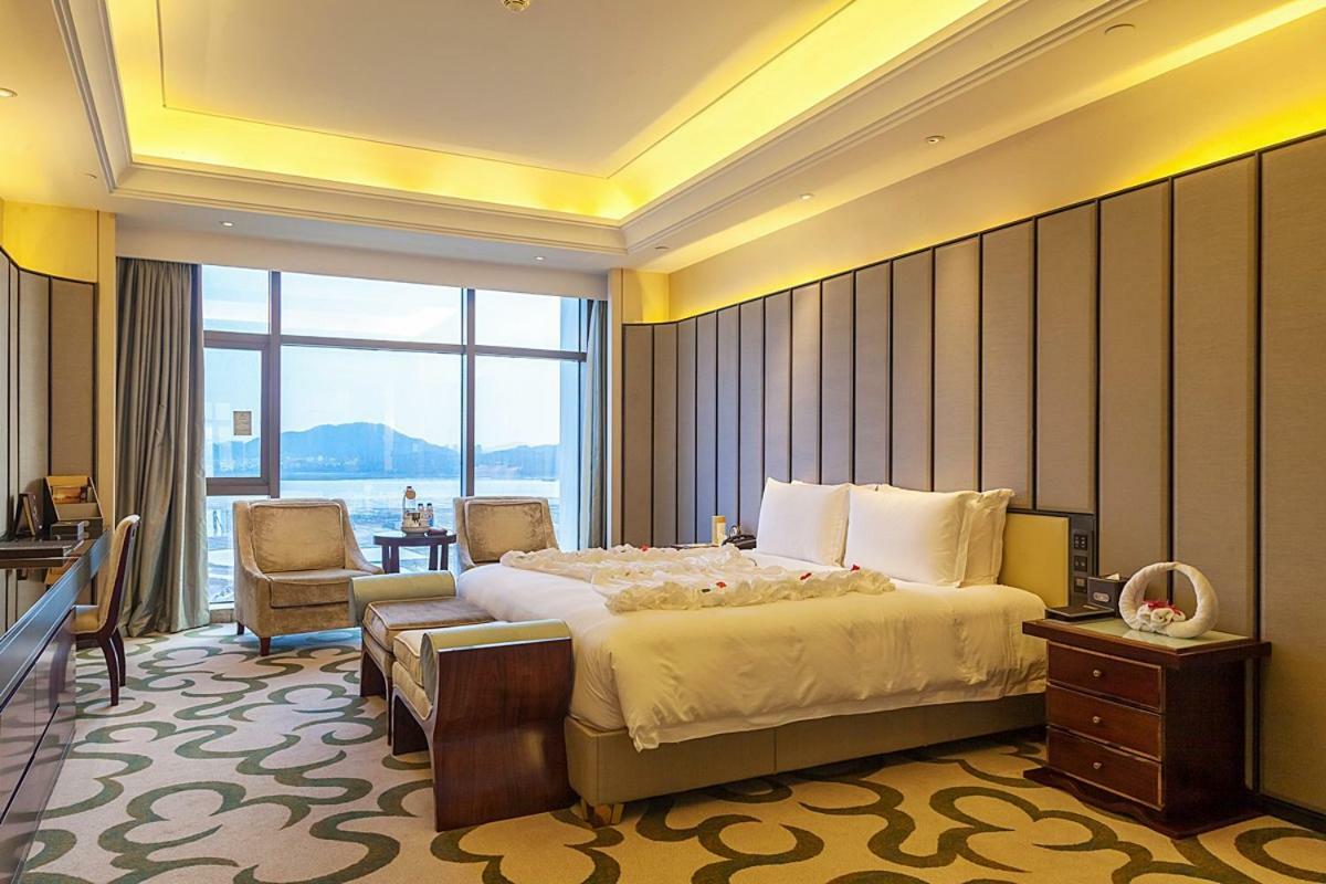 Royal Seaside Hotel And Hot Springs Xiamen Exterior photo